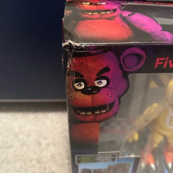 SOLD - Five Nights at Freddy’s Chica with Office Jazwares - Picture 4 of 16